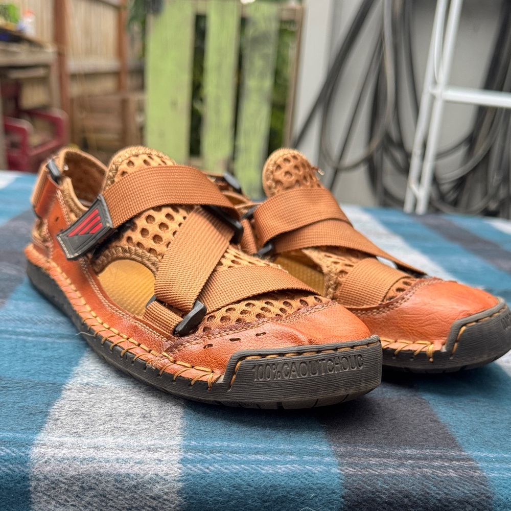Men's Tan Leather Sandals with Adjustable Straps